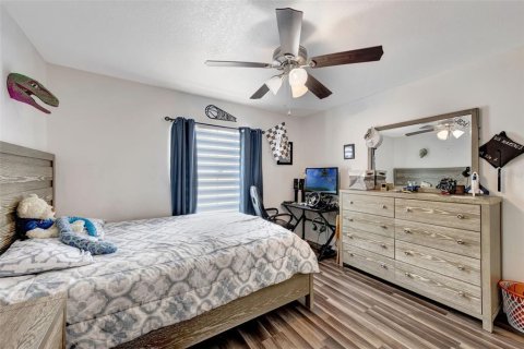 House in Deltona, Florida 3 bedrooms, 180.14 sq.m. № 1888472 - photo 24