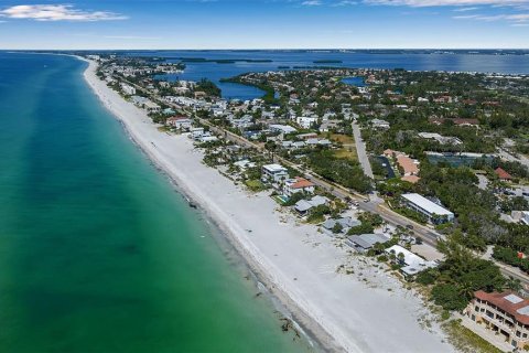 House in Longboat Key, Florida 3 bedrooms, 108.97 sq.m. № 2208431 - photo 25