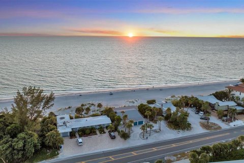 House in Longboat Key, Florida 3 bedrooms, 108.97 sq.m. № 2208431 - photo 30