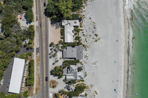 House in Longboat Key, Florida 3 bedrooms, 108.97 sq.m. № 2208431 - photo 24