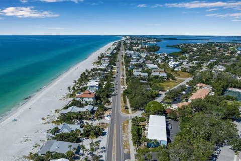House in Longboat Key, Florida 3 bedrooms, 108.97 sq.m. № 2208431 - photo 28