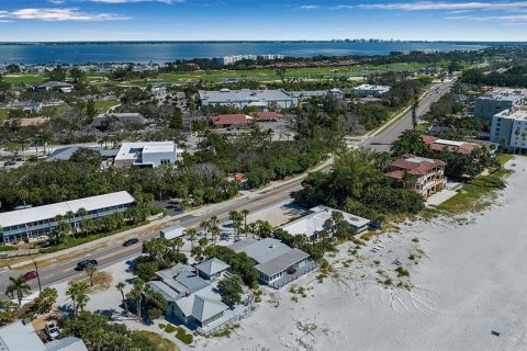 House in Longboat Key, Florida 3 bedrooms, 108.97 sq.m. № 2208431 - photo 20