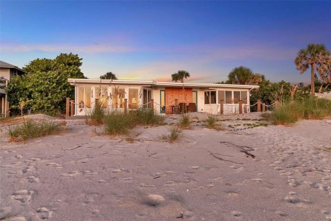 House in Longboat Key, Florida 3 bedrooms, 108.97 sq.m. № 2208431 - photo 16