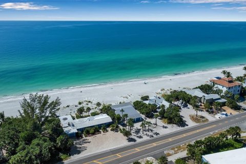 House in Longboat Key, Florida 3 bedrooms, 108.97 sq.m. № 2208431 - photo 26