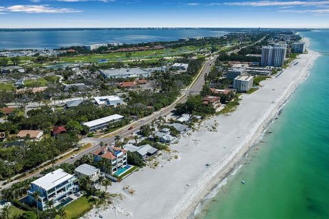 House in Longboat Key, Florida 3 bedrooms, 108.97 sq.m. № 2208431 - photo 27