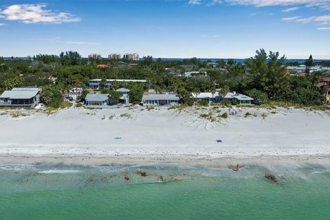 House in Longboat Key, Florida 3 bedrooms, 108.97 sq.m. № 2208431 - photo 22