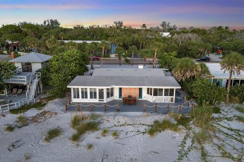 House in Longboat Key, Florida 3 bedrooms, 108.97 sq.m. № 2208431 - photo 15