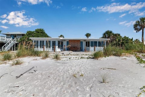 House in Longboat Key, Florida 3 bedrooms, 108.97 sq.m. № 2208431 - photo 12