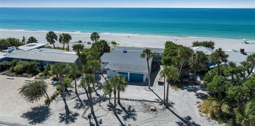 House in Longboat Key, Florida 3 bedrooms, 108.97 sq.m. № 2208431