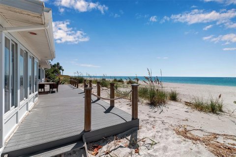 House in Longboat Key, Florida 3 bedrooms, 108.97 sq.m. № 2208431 - photo 11