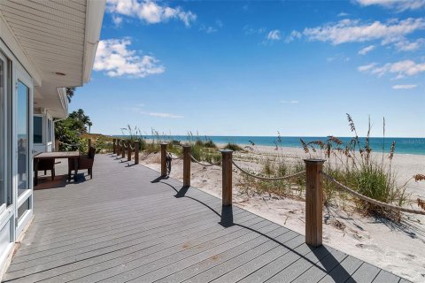 House in Longboat Key, Florida 3 bedrooms, 108.97 sq.m. № 2208431 - photo 7