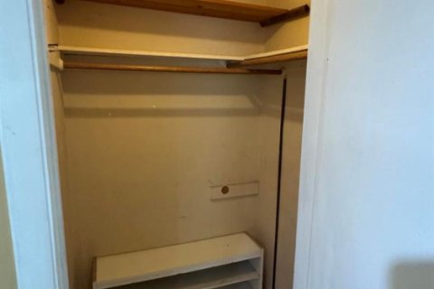 Купить виллу или дом в Холливуд, Флорида 8 комнат, 200.3м2, № 2085604 - фото 18