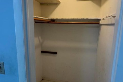 Купить виллу или дом в Холливуд, Флорида 8 комнат, 200.3м2, № 2085604 - фото 20