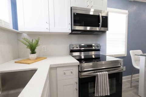 Appartement à louer à West Palm Beach, Floride: 2 chambres, 74.32 m2 № 2193814 - photo 11