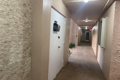 Снять в аренду кондоминиум в Дейви, Флорида 1 спальня, 59.92м2, № 2002426 - фото 20