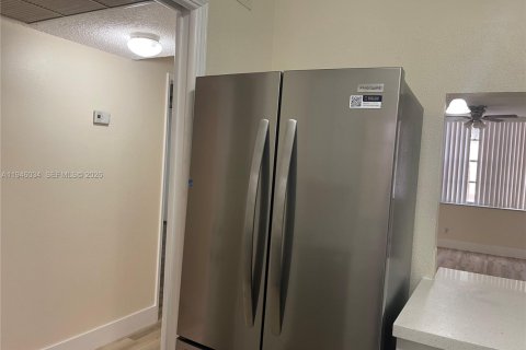 Снять в аренду кондоминиум в Дейви, Флорида 1 спальня, 59.92м2, № 2002426 - фото 5