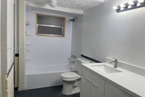 Снять в аренду кондоминиум в Дейви, Флорида 1 спальня, 59.92м2, № 2002426 - фото 10