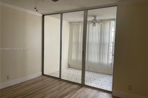 Снять в аренду кондоминиум в Дейви, Флорида 1 спальня, 59.92м2, № 2002426 - фото 12