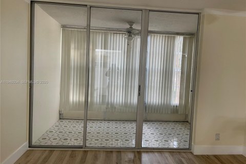 Снять в аренду кондоминиум в Дейви, Флорида 1 спальня, 59.92м2, № 2002426 - фото 14