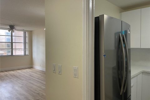 Снять в аренду кондоминиум в Дейви, Флорида 1 спальня, 59.92м2, № 2002426 - фото 4