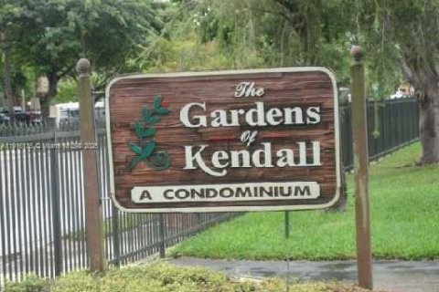 Condominio en alquiler en Miami, Florida, 1 dormitorio, 73.11 m2 № 1970815 - foto 1