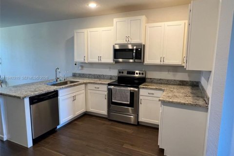 Touwnhouse à vendre à Homestead, Floride: 3 chambres, 160.81 m2 № 1998151 - photo 6