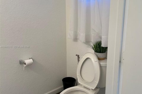 Touwnhouse à vendre à Homestead, Floride: 3 chambres, 160.81 m2 № 1998151 - photo 12