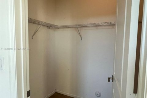 Touwnhouse à vendre à Homestead, Floride: 3 chambres, 160.81 m2 № 1998151 - photo 17