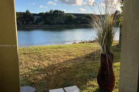 Touwnhouse à vendre à Homestead, Floride: 3 chambres, 160.81 m2 № 1998151 - photo 25