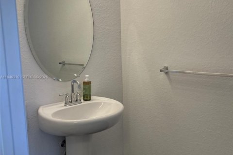 Touwnhouse à vendre à Homestead, Floride: 3 chambres, 160.81 m2 № 1998151 - photo 11