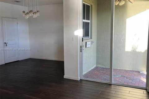 Touwnhouse à vendre à Homestead, Floride: 3 chambres, 160.81 m2 № 1998151 - photo 9