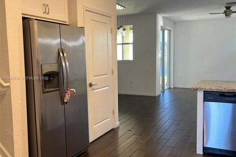 Touwnhouse à vendre à Homestead, Floride: 3 chambres, 160.81 m2 № 1998151 - photo 5