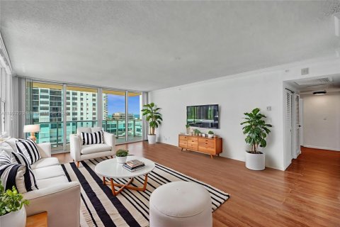 Copropriété à vendre à Hollywood, Floride: 2 chambres, 111.3 m2 № 1875553 - photo 2