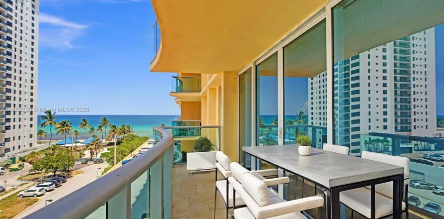 Condo à Hollywood, Floride, 2 chambres  № 1875553