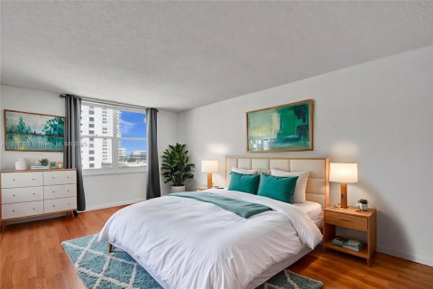 Copropriété à vendre à Hollywood, Floride: 2 chambres, 111.3 m2 № 1875553 - photo 3