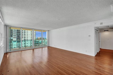 Copropriété à vendre à Hollywood, Floride: 2 chambres, 111.3 m2 № 1875553 - photo 8