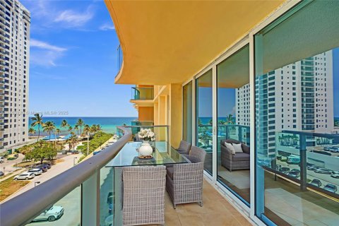 Copropriété à vendre à Hollywood, Floride: 2 chambres, 111.3 m2 № 1875553 - photo 6