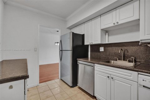 Copropriété à vendre à Hollywood, Floride: 2 chambres, 111.3 m2 № 1875553 - photo 15