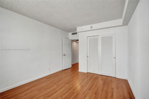 Copropriété à vendre à Hollywood, Floride: 2 chambres, 111.3 m2 № 1875553 - photo 19