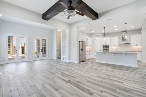 House in Orlando, Florida 4 bedrooms, 265.51 sq.m. № 2277820 - photo 13