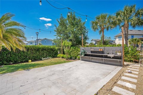 House in Orlando, Florida 4 bedrooms, 265.51 sq.m. № 2277820 - photo 28