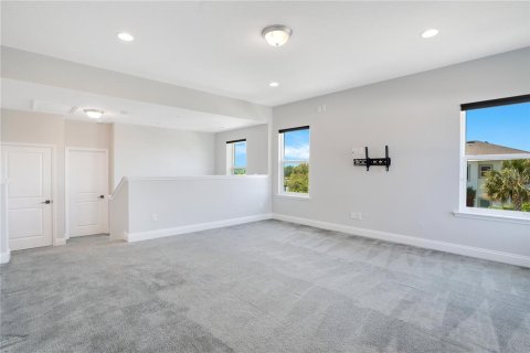 House in Orlando, Florida 4 bedrooms, 265.51 sq.m. № 2277820 - photo 15