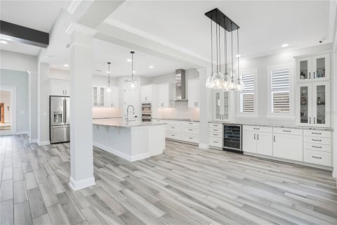 House in Orlando, Florida 4 bedrooms, 265.51 sq.m. № 2277820 - photo 10