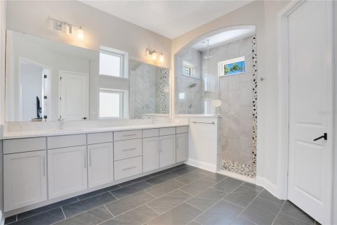 House in Orlando, Florida 4 bedrooms, 265.51 sq.m. № 2277820 - photo 23