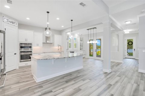 House in Orlando, Florida 4 bedrooms, 265.51 sq.m. № 2277820 - photo 8