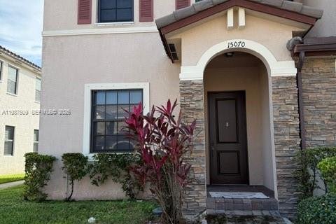 Adosado en Miami, Florida 2 dormitorios, 131.55 m2 № 1996246