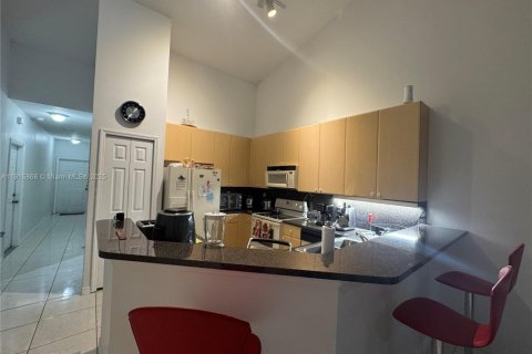 Adosado en venta en Homestead, Florida, 2 dormitorios, 116.87 m2 № 1973429 - foto 7