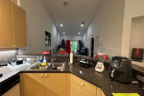 Adosado en venta en Homestead, Florida, 2 dormitorios, 116.87 m2 № 1973429 - foto 4