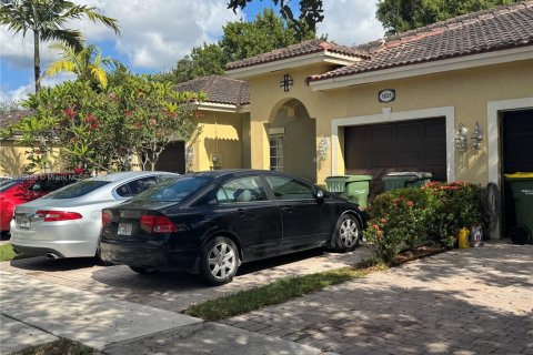 Adosado en venta en Homestead, Florida, 2 dormitorios, 116.87 m2 № 1973429 - foto 1