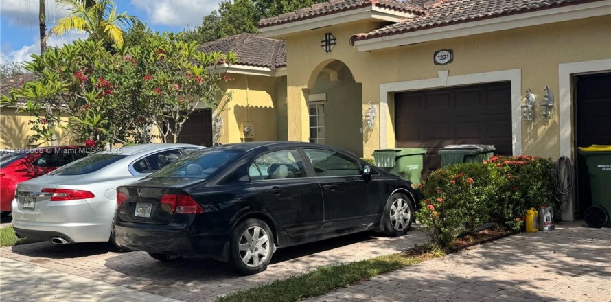 Adosado en Homestead, Florida 2 dormitorios, 116.87 m2 № 1973429